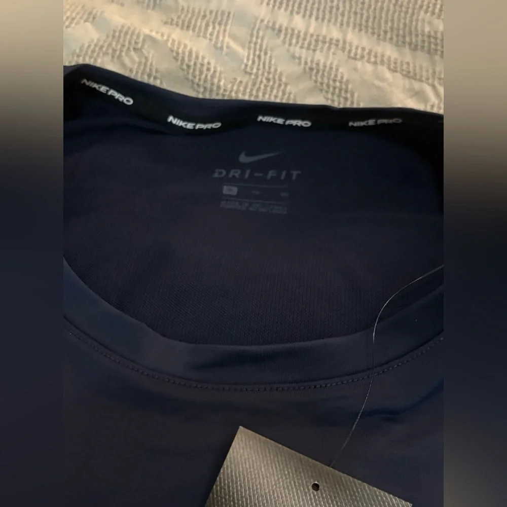 Nike Pro Dri Fit Long Sleeve Base Layer Shirt Adult XL Navy New with Tags - Picture 3 of 4